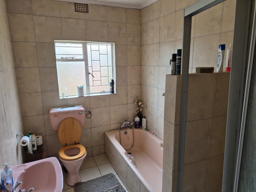 4 Bedroom Property for Sale in Vredendal Rural Western Cape